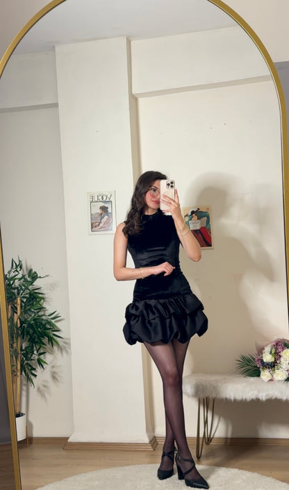 Velvet Ruffle Mini Siyah Elbise