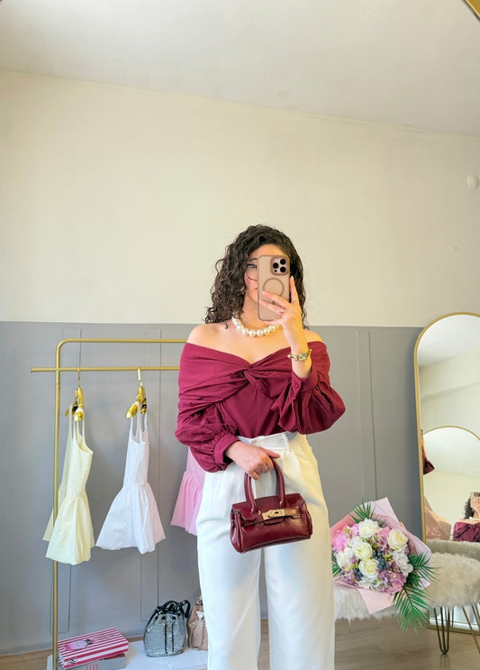 Madonna Yaka Tasarım Gömlek Bordo